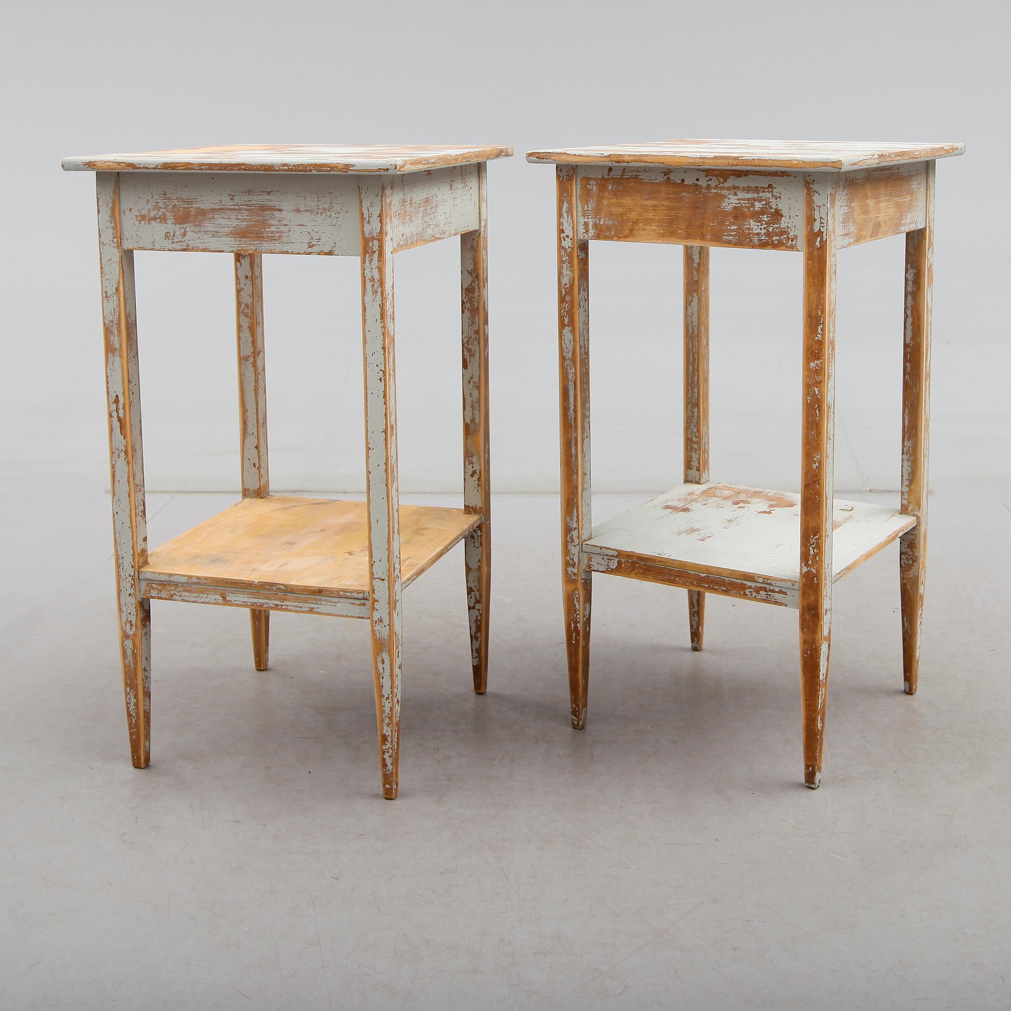 SÄNGBORD, 1 par, 1900-talets första hälft.