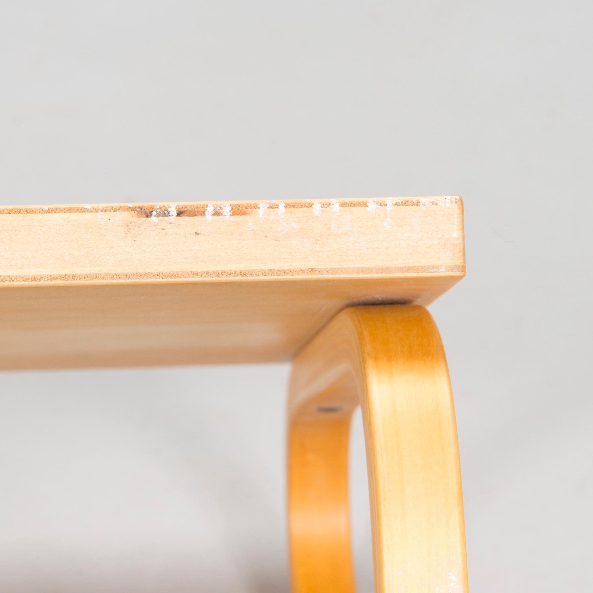 Alvar Aalto, a pair of '112B' shelves, Artek, late 20th century.