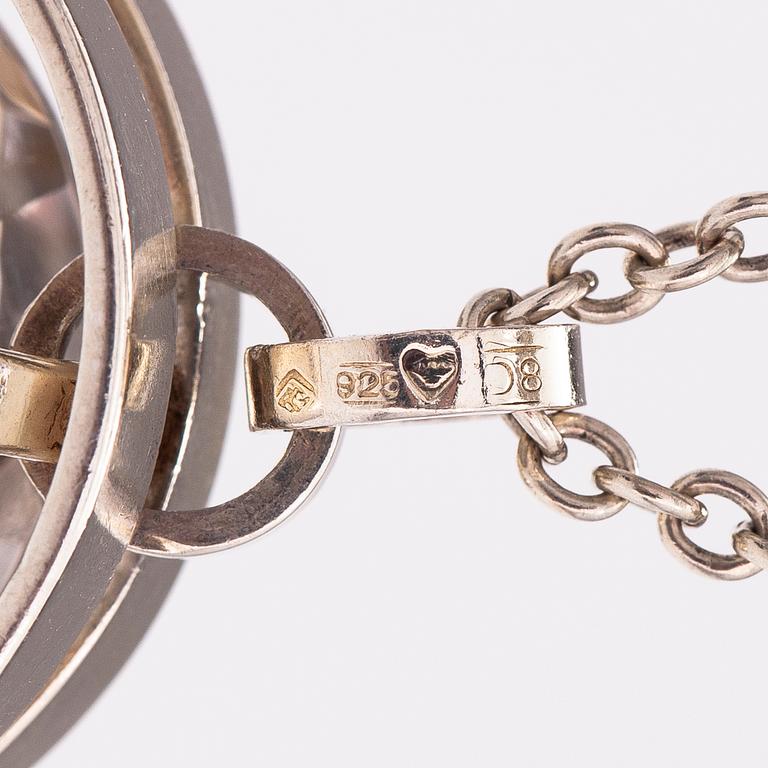 ERIK GRANIT, SORMUS, KAULAKORU ja RANNEKORU, hopeaa ja vuorikidettä. Helsinki 1962-81.