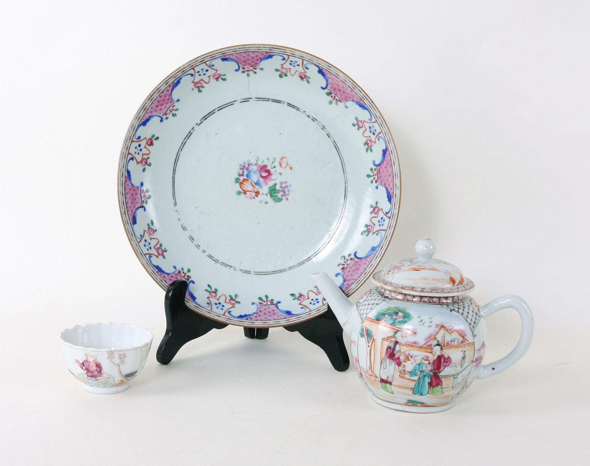 SKÅLFAT, TEKANNA och KOPP, porslin, Kina Qianlong, 1700-tal.