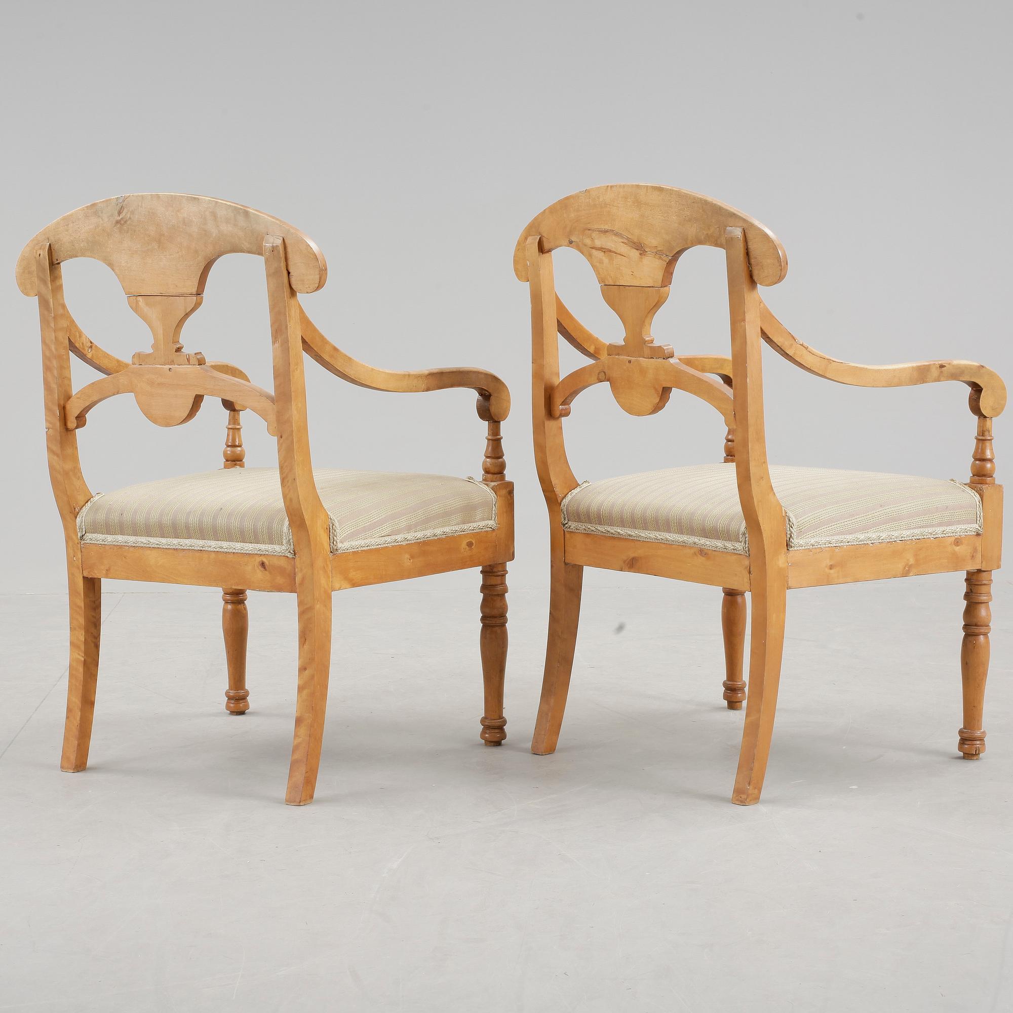 KARMSTOLAR, ett par, Karl-Johan, 1800-talets första hälft.