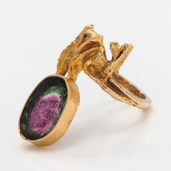 Björn Weckström, A 14K gold ring "Pond in the forest" with a tourmaline. Lapponia 1971.