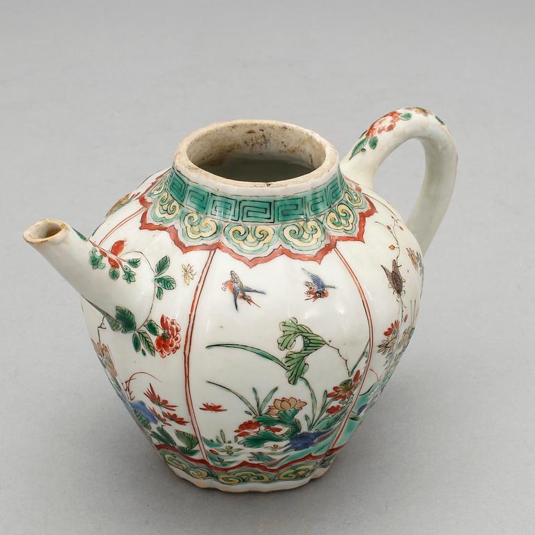 TEKANNA, porslin, Qingdynastin Kangxi (1662-1722).