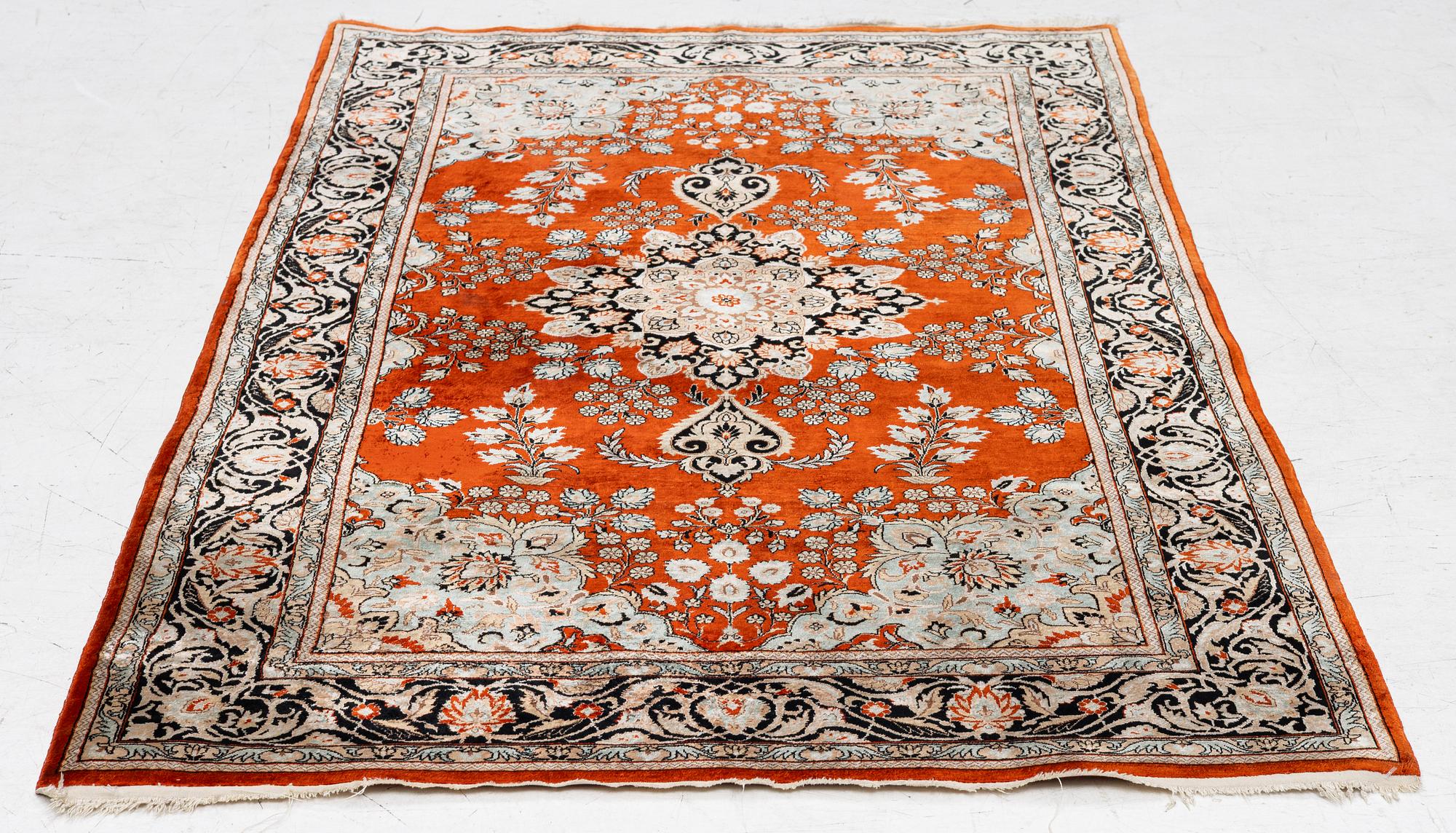 Carpet, Tabriz, silk, approx. 152 x 92 cm.