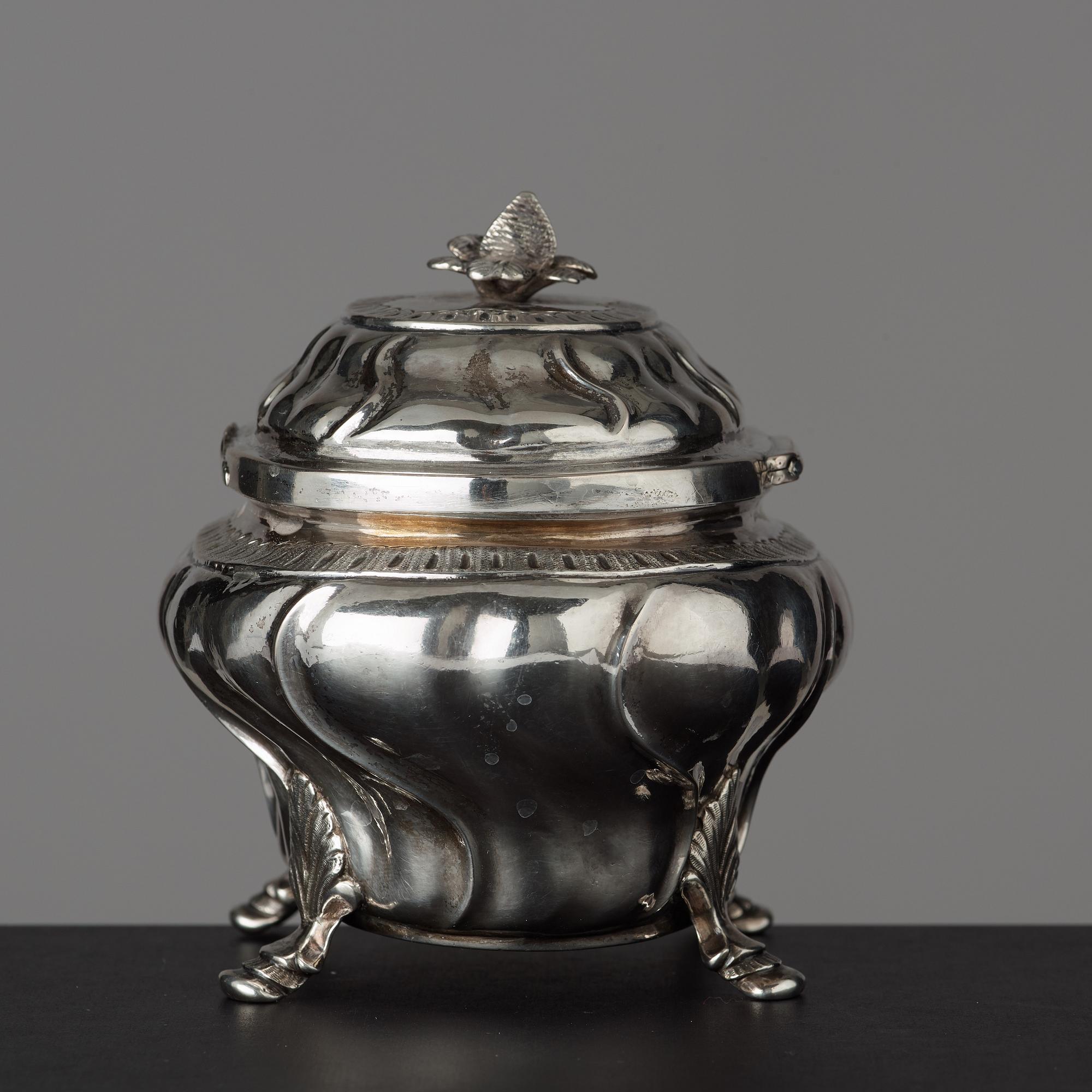 SOCKERSKRIN, av Johan Andersson Starin, mästare i Stockholm 1723-56, rokoko.