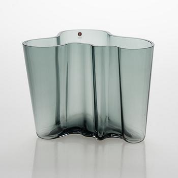 Alvar Aalto, maljakko, 3030, leimasigneerattu, Iittala, 1980-90-luku.