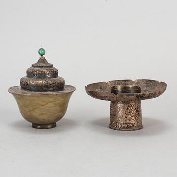 A tibetan bowl with stand and cover, 19th century.