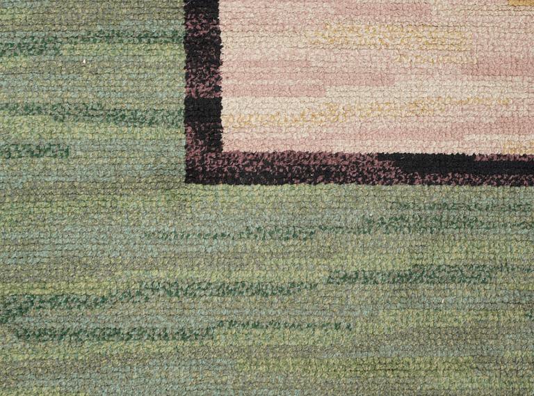 CARPET. Knotted pile (flossa). 543,5 x 334 cm. Sweden.