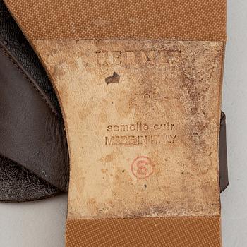Hermès, a pair of leather sandals, size 39.