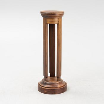 A Mahogany Veneer Pedestal, 1930-40s.