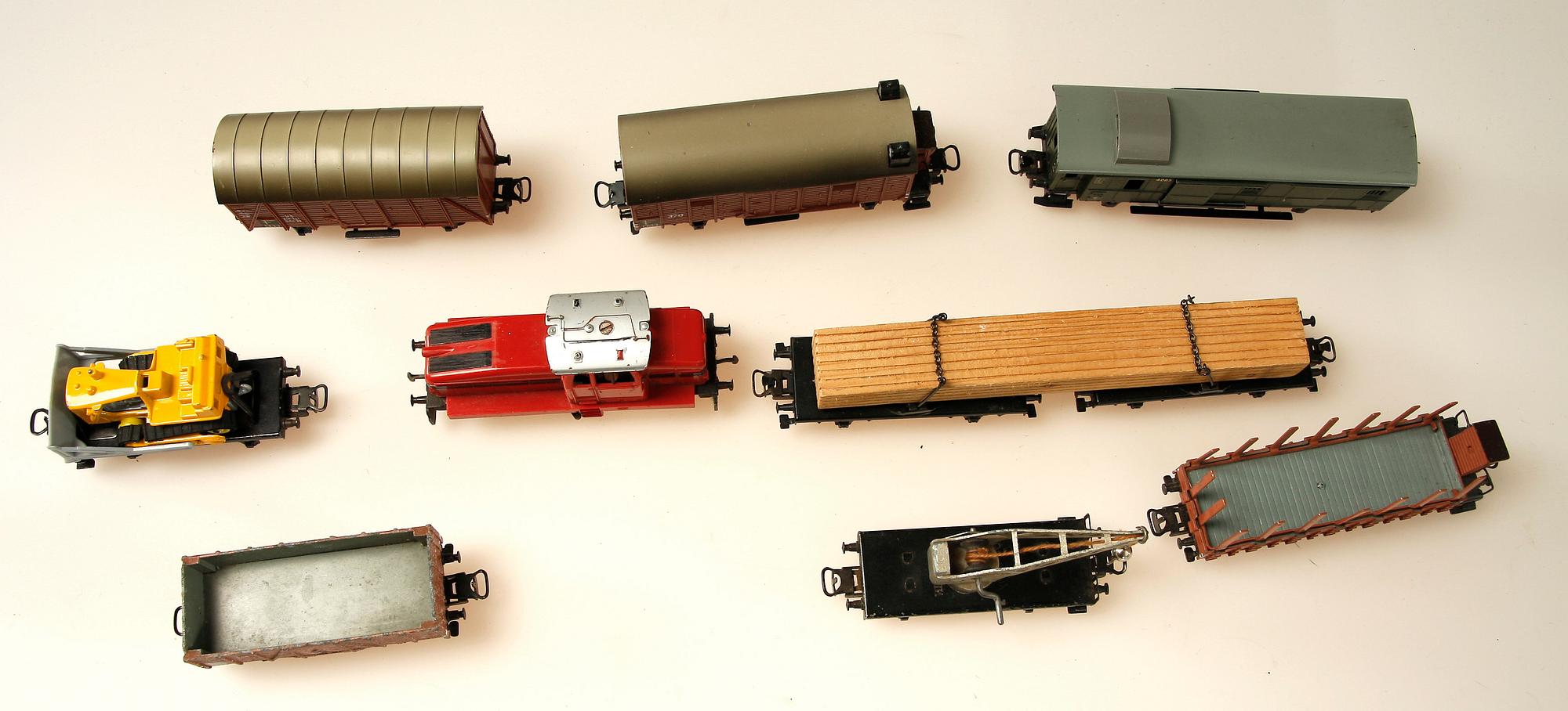 VAGNAR samt LOK, 9 st, Märklin, H0.