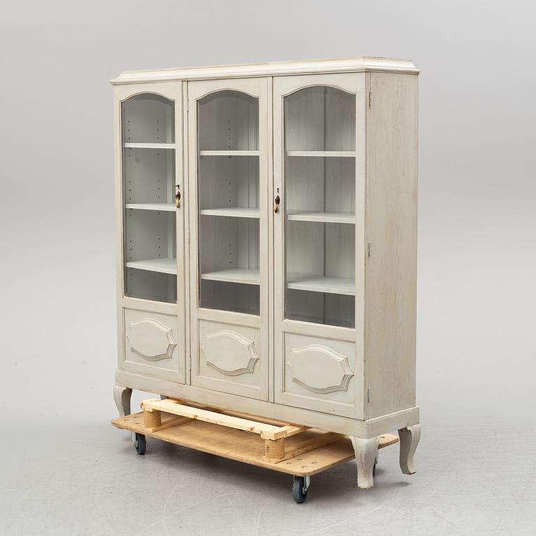 CABINET, first half of 20th century.