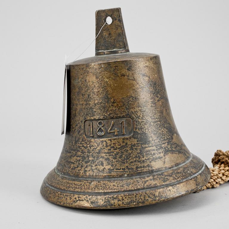 SKEPPSKLOCKA, bär datering 1841.