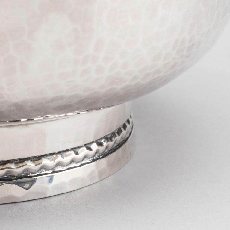 A SILVER BOWL  "SOFIERO"  GAB 2012.