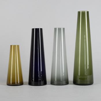 Saara Hopea, vases, 9 pcs, model 1404 Nuutajärvi Notsjö. Designed in 1953.