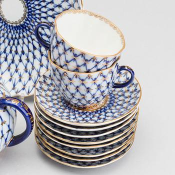 KAFFESERVISER, 38 delar, porslin, Lomonsov Ryssland, två sorter.