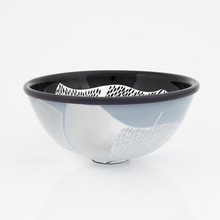 Klas Göran Tinbäck, a glass bowl, Kosta, signed.