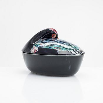 Dorrit von Fieandt, a porcelain bird tureen and a serving dish, monogram signed. Arabia, Finland 1980s.