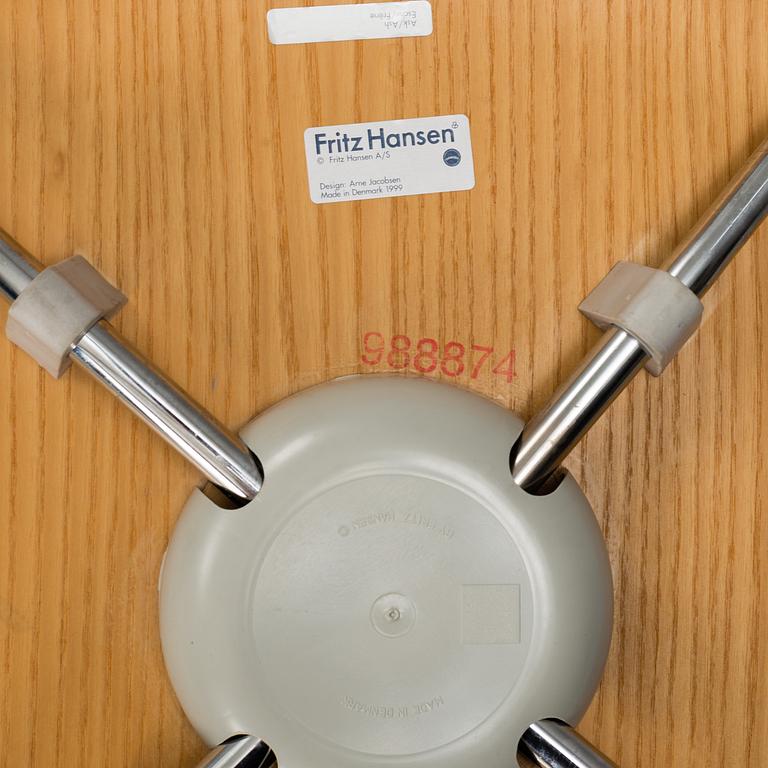 ARNE JACOBSEN, a pair of 'Series 7' chairs from Fritz Hansen, Denmark 1999.