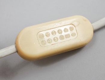 VASER/BORDSLAMPOR, ett par, porslin, Kina, 1900-tal.