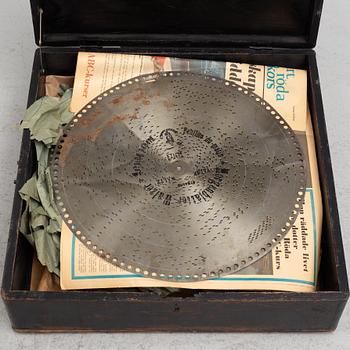 Music box with discs, Polyphon, Germany, circa 1900.