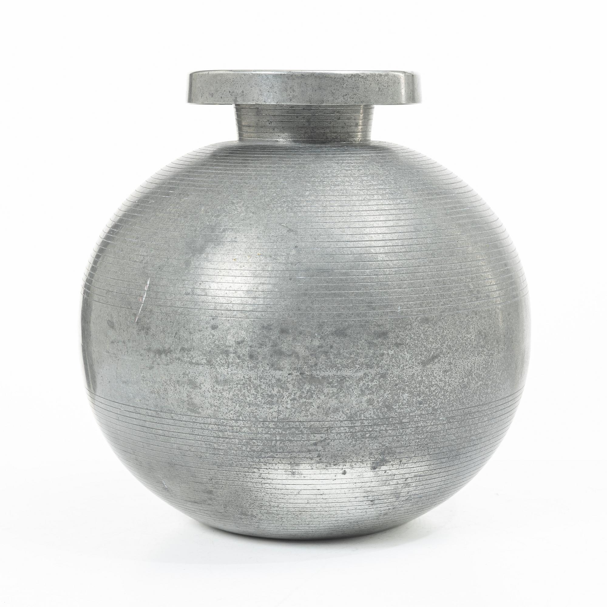 Sylvia Stave, Vase, pewter, model 5496, C.G. Hallberg, Stockholm, 1936.