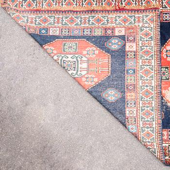 MATTA, Kazak, antik 200x271 cm.