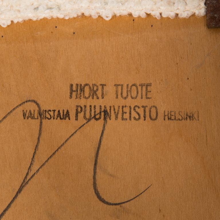 Carl Gustaf Hiort af Ornäs, fåtöljer, ett par, "Korsika", Puunveisto Oy- Träsnideri Ab, 1900-talets mitt.