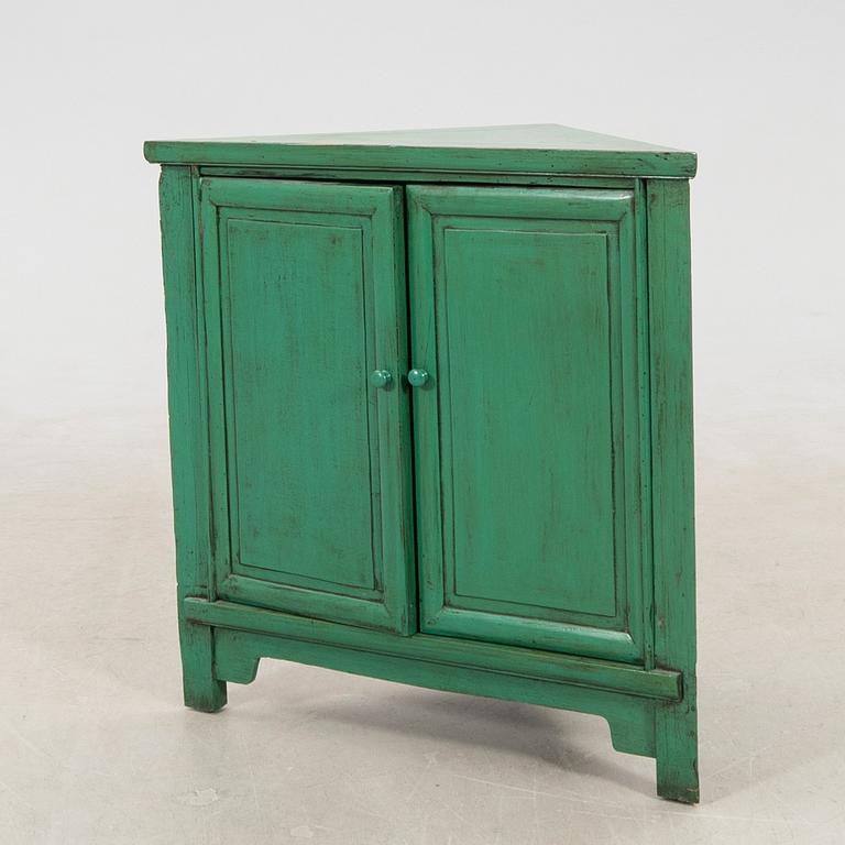 Corner cabinet, China Blue Lotus, late 20th/early 21st century.