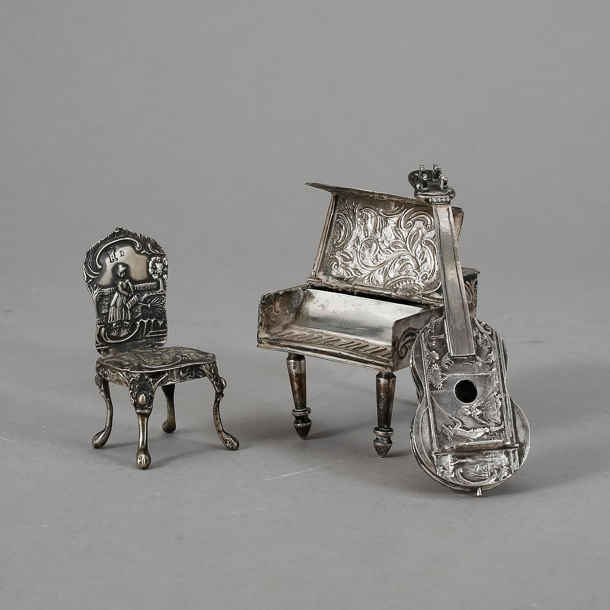 PARTI SILVER, 3 st, möjligen bland annat Frankrike, 1800-och 1900-tal. Vikt ca 110 g.