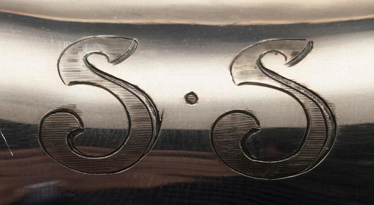 BRÖDKORG, 813 silver. Suomen Kultaseppä Oy Helsingfors 1922. Vikt 680 g.