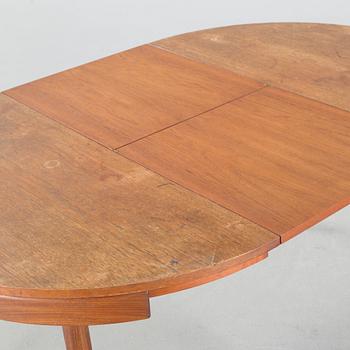 Four chairs and a table, designed approx 1952 by Hans Olsen for Frem Røjle.