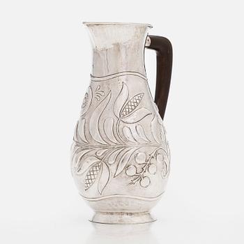 Tillbringare, silver, mästarstämpel ÖK, möjligen Schweiz, finsk kontrollstämpel Tillander, Helsingfors 1957.