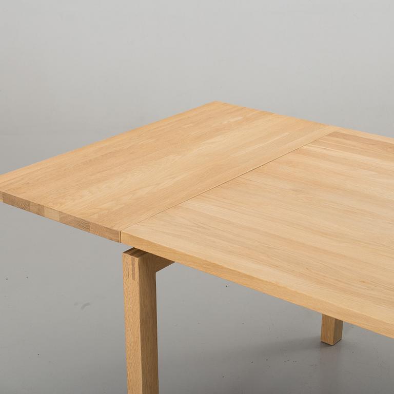 MATBORD, "Slitz", Möbelsnickarmästare Håkan Johansson, Olby Design sent 1900-tal.
