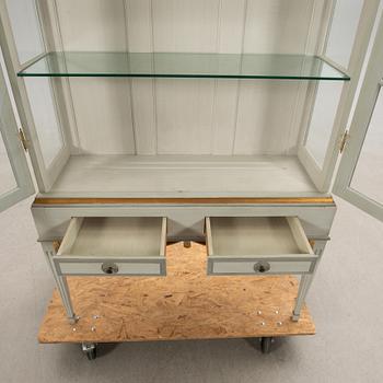 Display cabinet, Gustavian style, K.A. Roos, Helsingborg, later half of the 20th century.