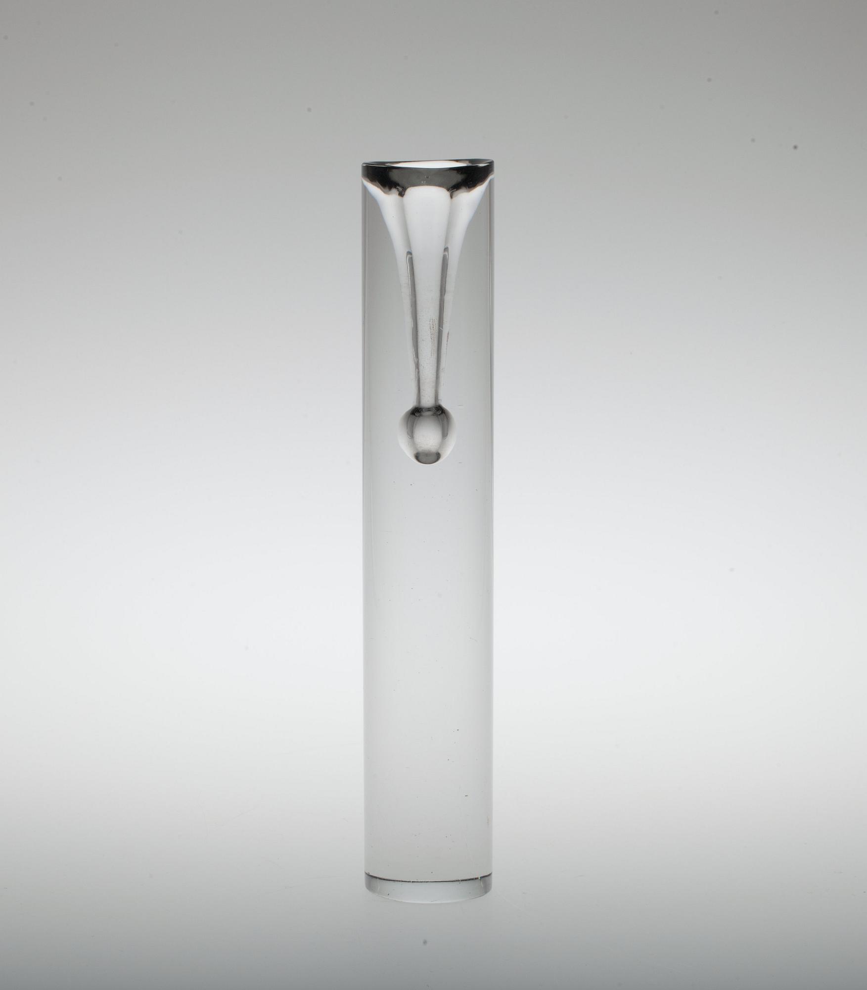 Tapio Wirkkala, A GLASS SCULPTURE.