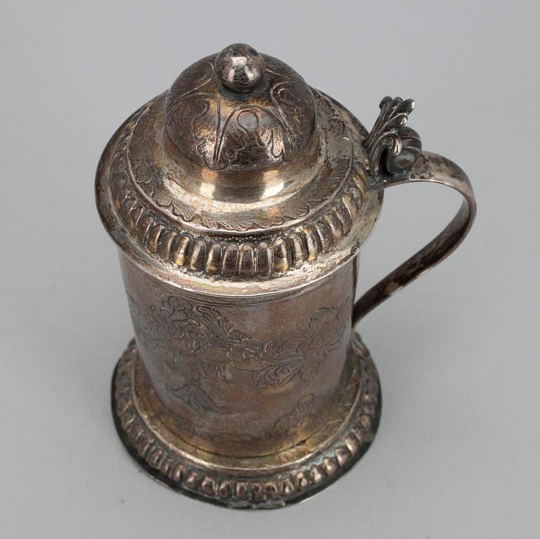 DRYCKESKANNA, silver, Österrike-Ungern, 1800-talets början. Tot. vikt ca 354 gr.