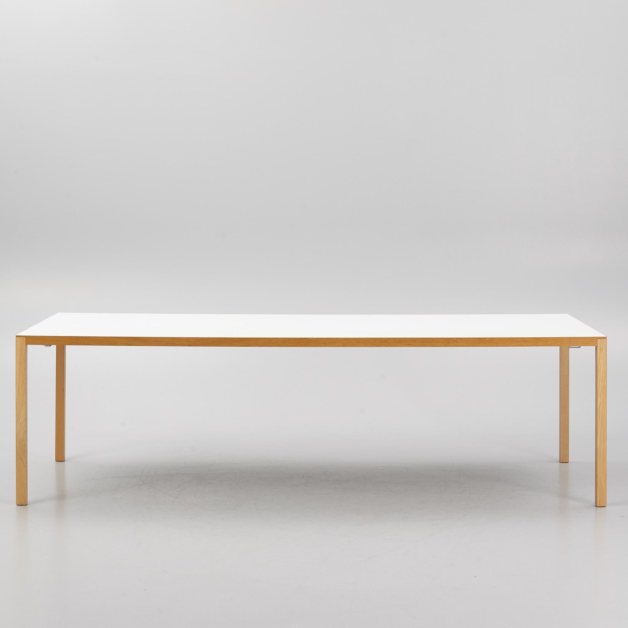 Roger Persson, matbord, "Bespoke", Swedese.