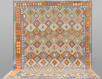 Matta, Kelim, ca 393 x 296 cm.