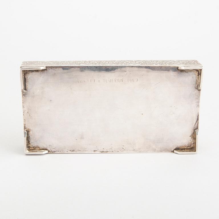 A SILVER BOX ISFAHAN, BOUGHT IN TEHERAN 1947, SILVER MARKS.