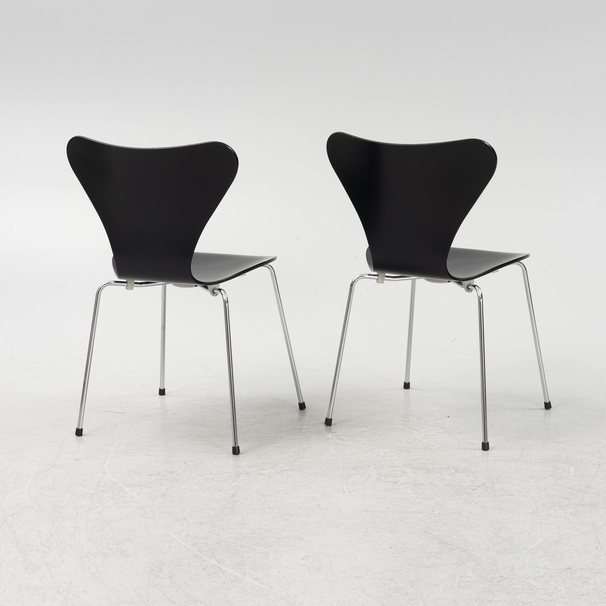 Arne Jacobsen, stolar åtta st. "Sjuan", Fritz Hansen, Danmark, daterade 2005.