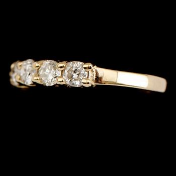 RING, 14 k guld, 5 briljantslipade diamanter tot ca 0.93 ct.