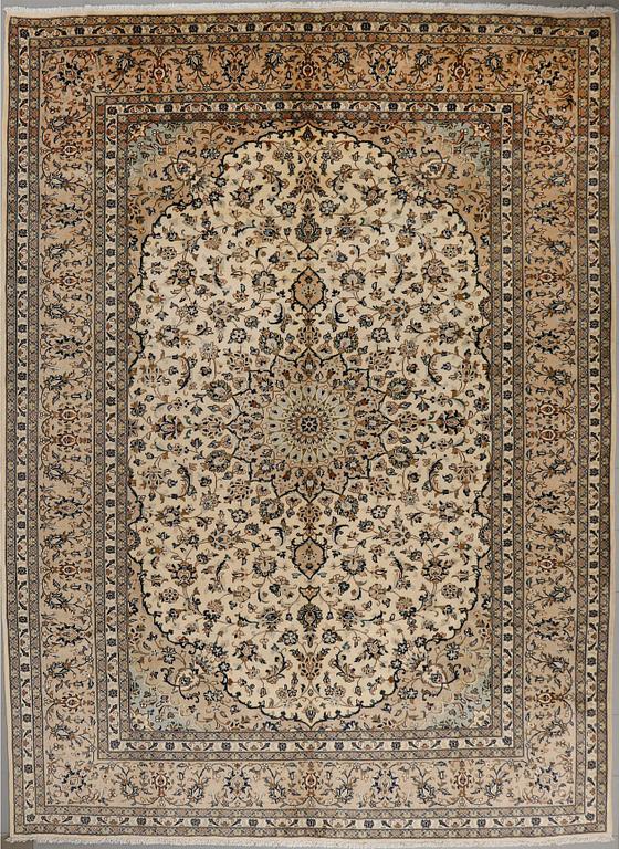 A Keshan rug, 400 x 300 cm.