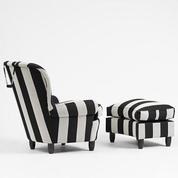 Carl Malmsten, fåtölj med fotpall, "Jättepaddan", O.H. Sjögren, Tranås, 2025.