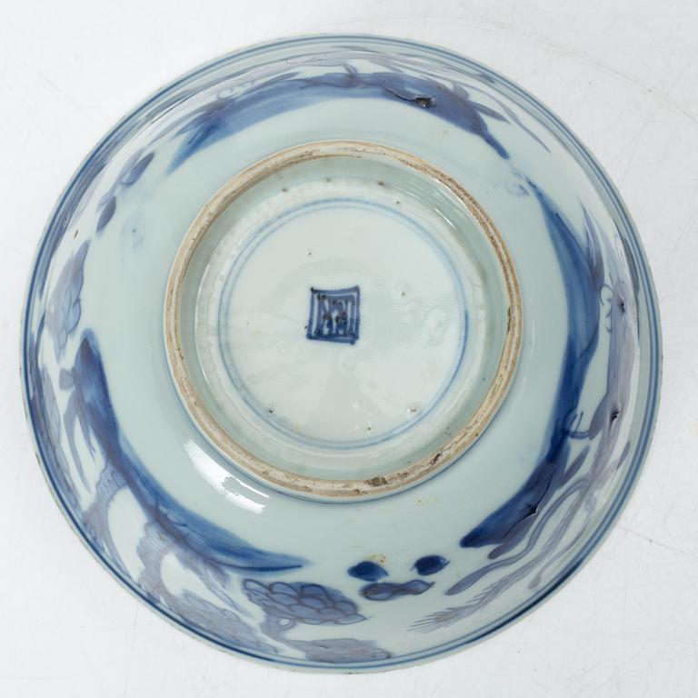 Skål, porslin. Mingdynastin (1368-1644).