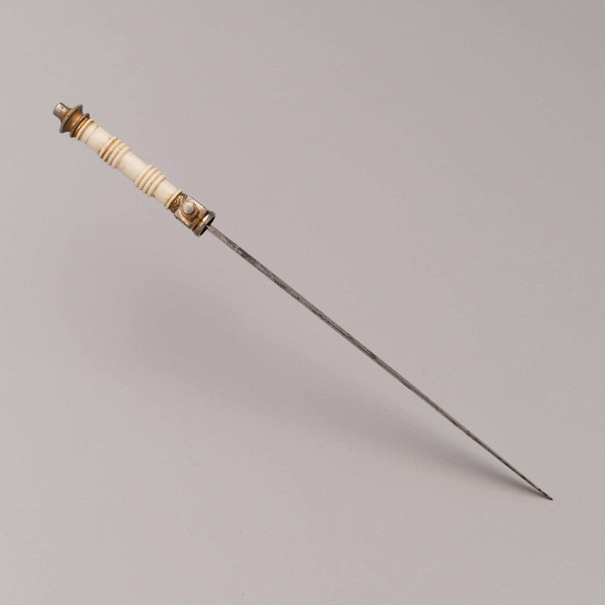 A German dagger by E&F Hörster Solingen, ca 1900.