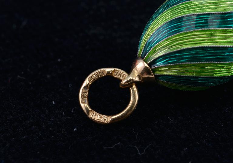 HÄNGE, emalj, guld, silver. Stämplad 750 / 960. W.A. Bolin, Ryssland 1900-talets slut. Vikt 5,3 g.