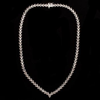 COLLIER, 14K vitguld, briljantslipade diamanter 267 st. Vikt 51,77 g. 2000-tal.
