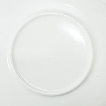 Hertha Bengtson, A 17 piece tableware set, “Blå eld”, Rörstrand.