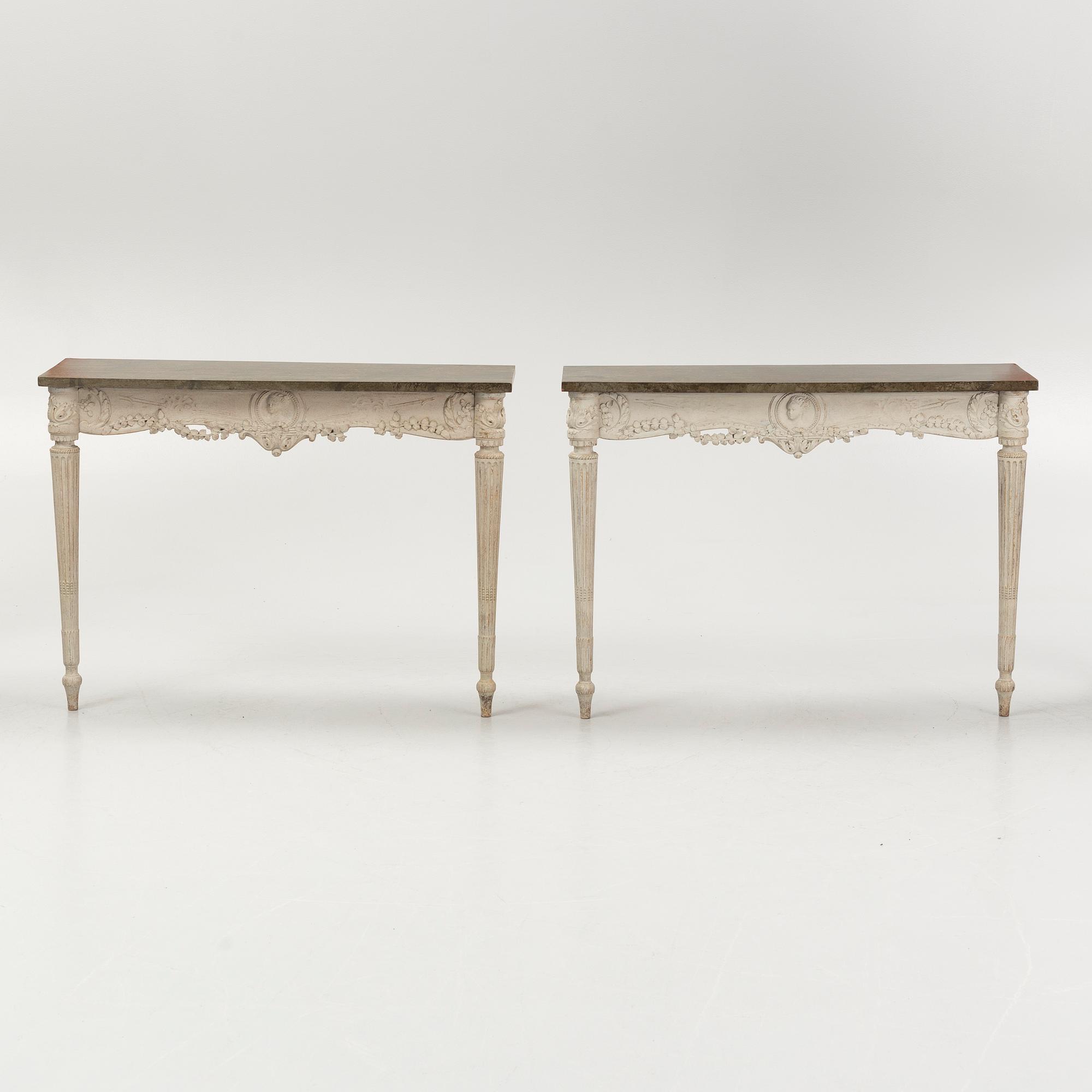 Konsolbord, ett par, Louis XVI-stil, omkring år 1900.